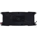 Черное автомобильное зарядное устройство Volt