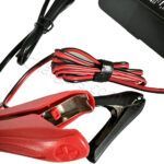 Червоно-чорні затискачі зарядного пристрою